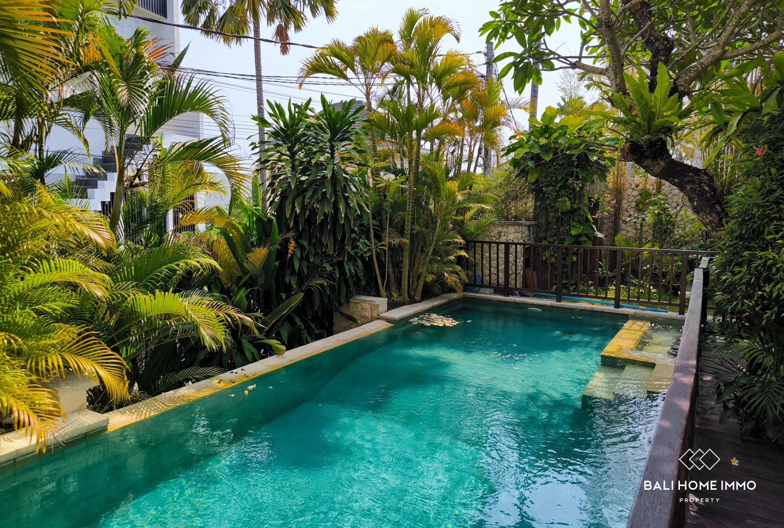 Villa 4 Kamar untuk Dijual dan Disewa di Berawa view 19