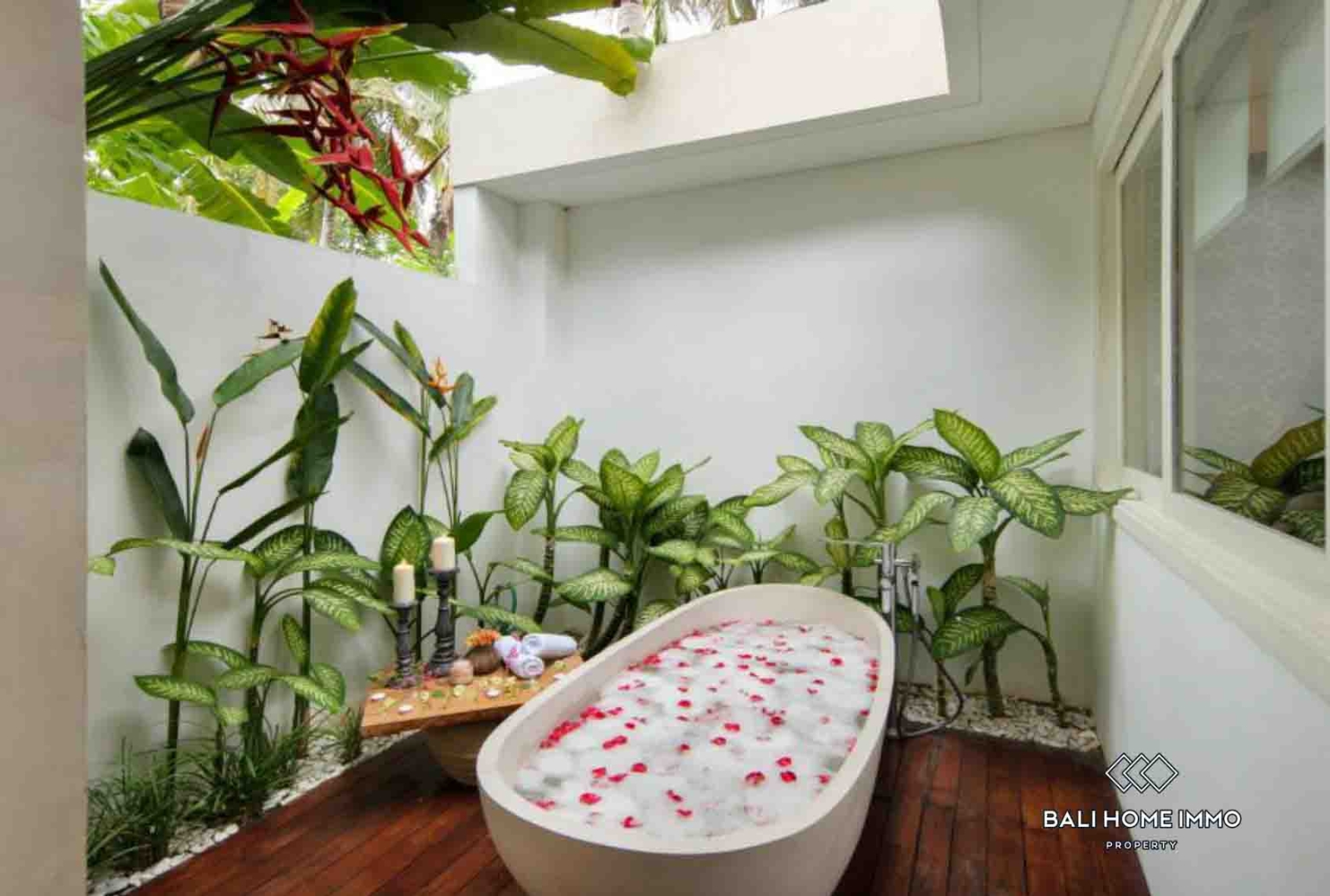 4 Bedroom Villa for Sale and Rental in Bali Pererenan North Side view 22