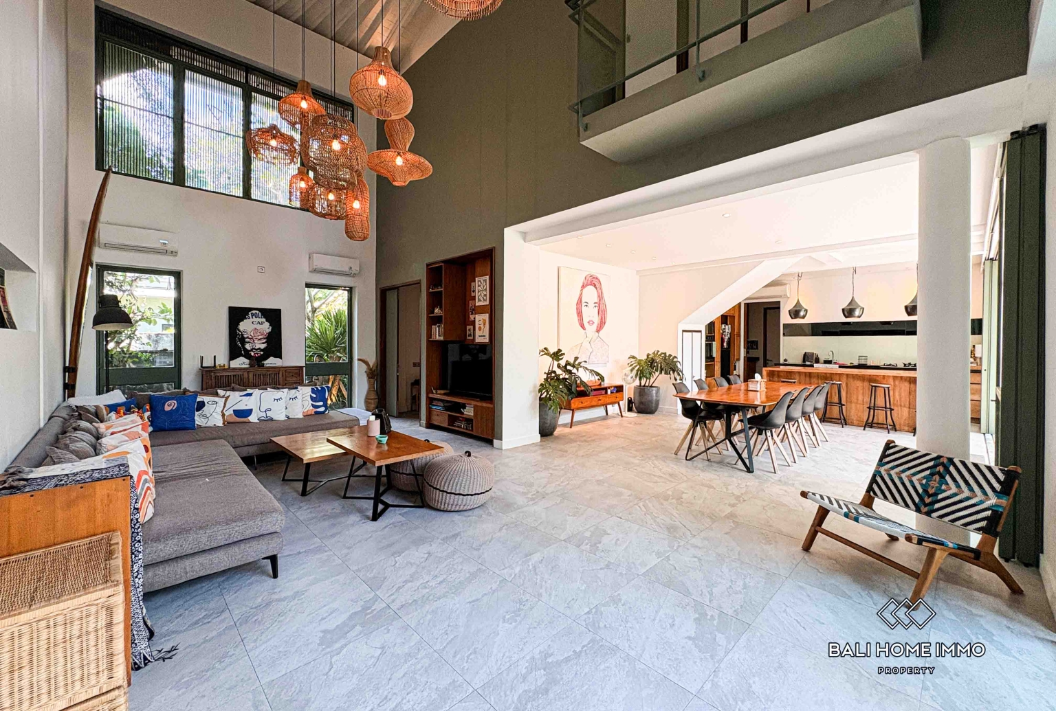 VILA 4 KAMAR TIDUR DIJUAL HAK MILIK DI BALI TUMBAK BAYUH view 2