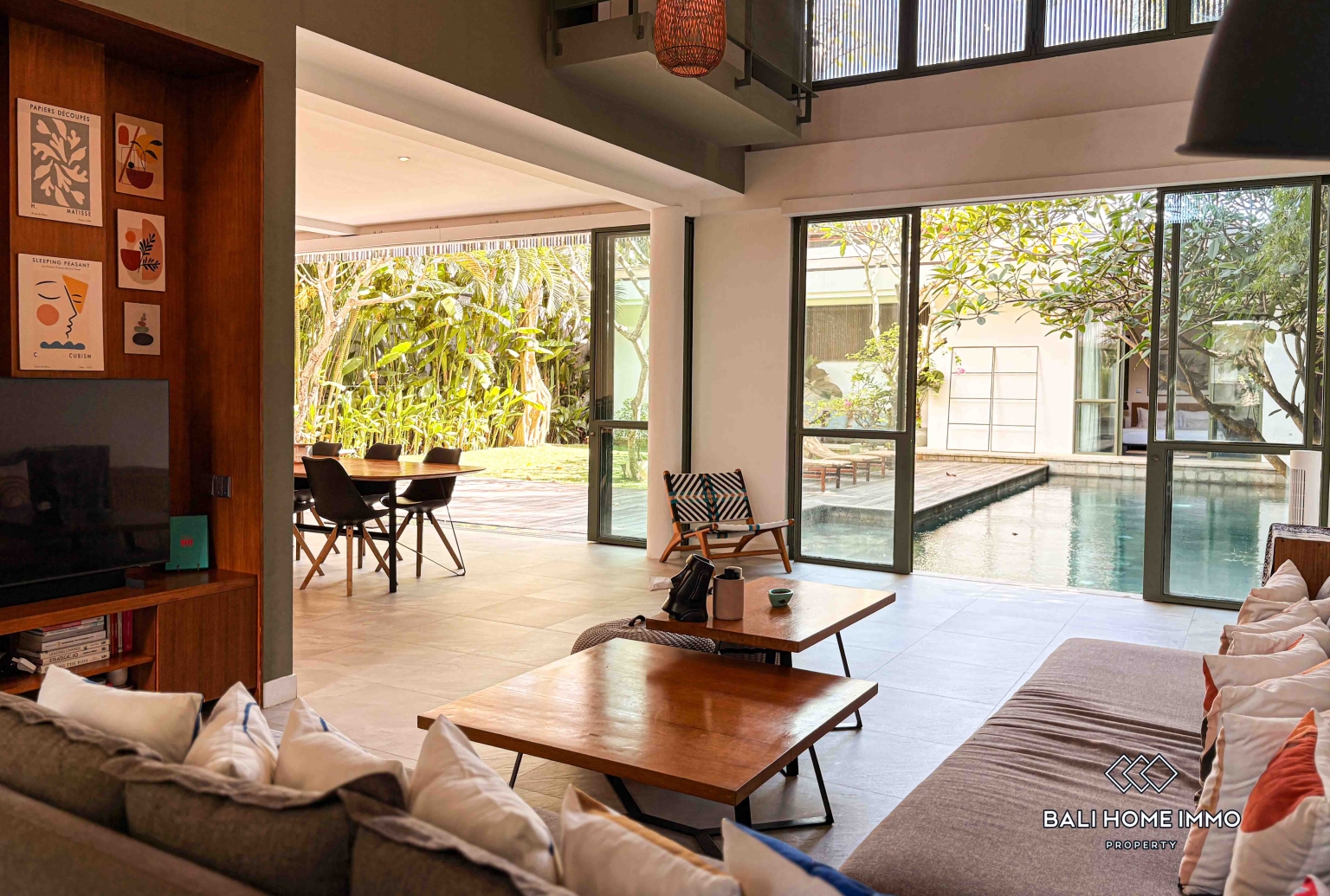 VILA 4 KAMAR TIDUR DIJUAL HAK MILIK DI BALI TUMBAK BAYUH view 3
