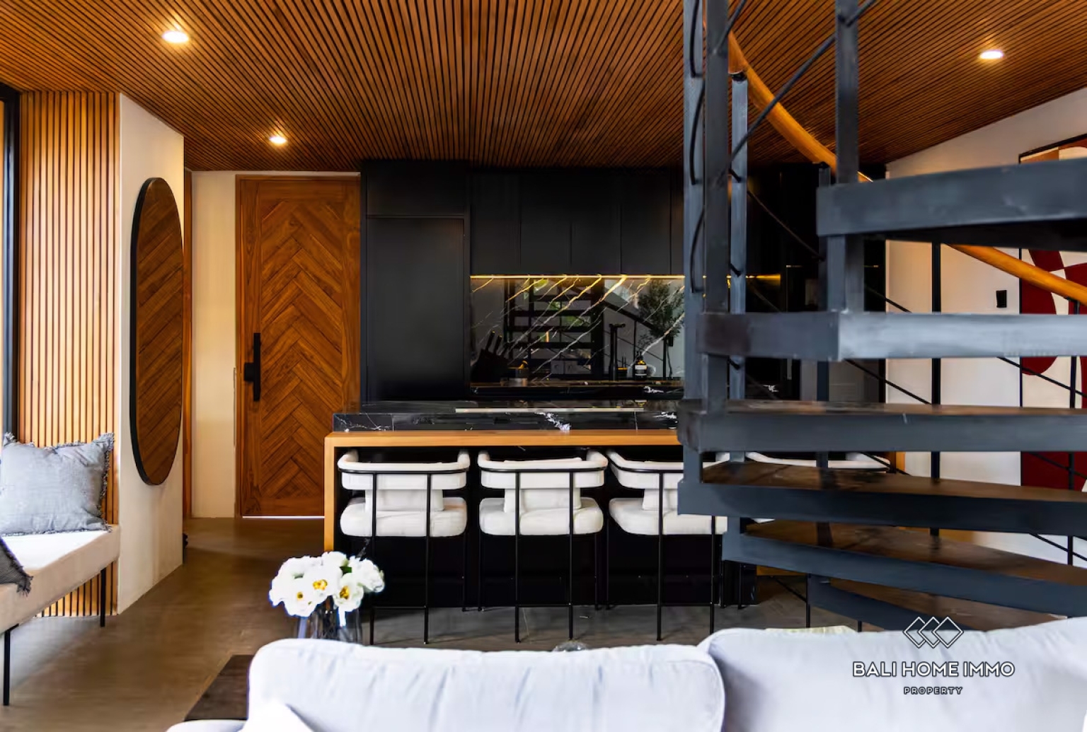 Dua unit vila 2 kamar dijual dengan status hak sewa di kawasan perumahan Canggu, Bali. view 5