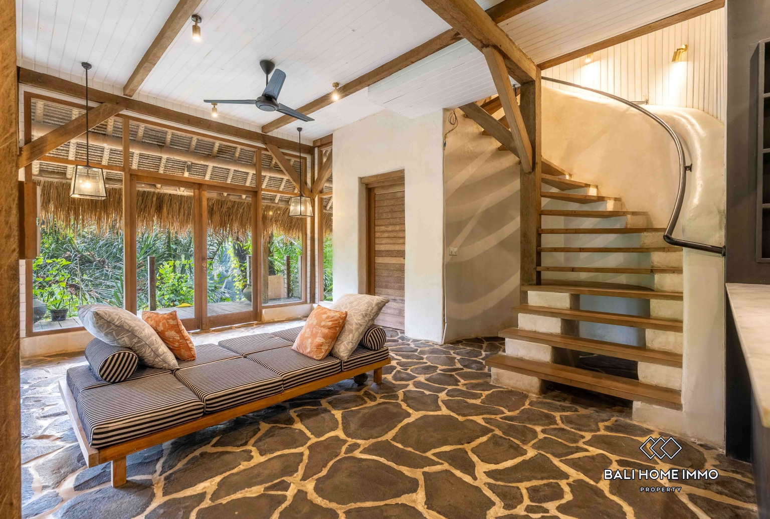 4 Bedrooms Eco Villa with River and Jungle View for Rent Near Greenschool view 4