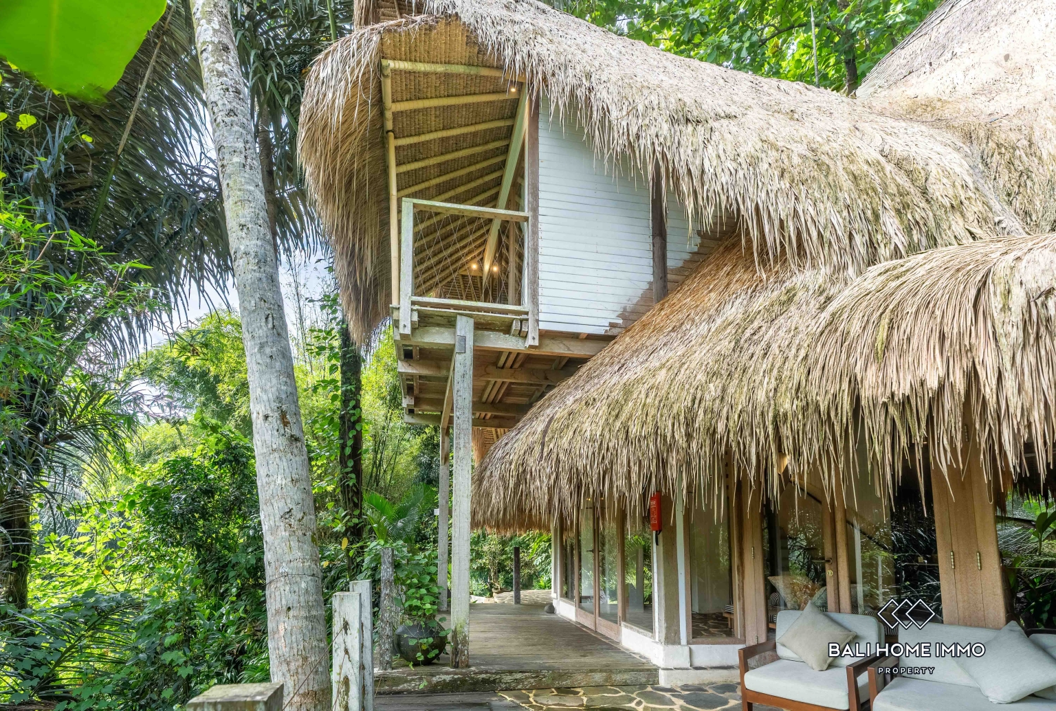 4 Bedrooms Eco Villa with River and Jungle View for Rent Near Greenschool view 17