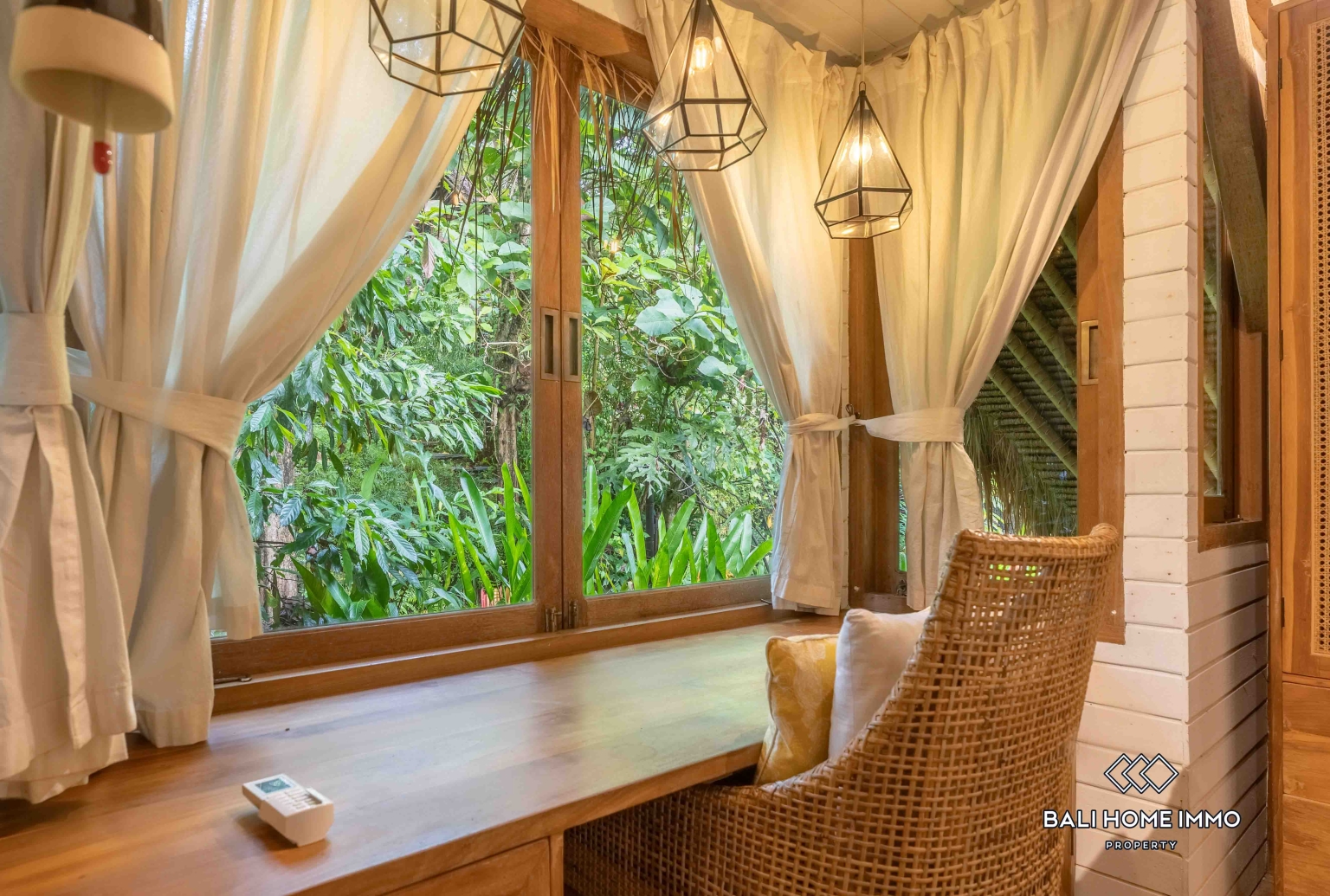 4 Bedrooms Eco Villa with River and Jungle View for Rent Near Greenschool view 9