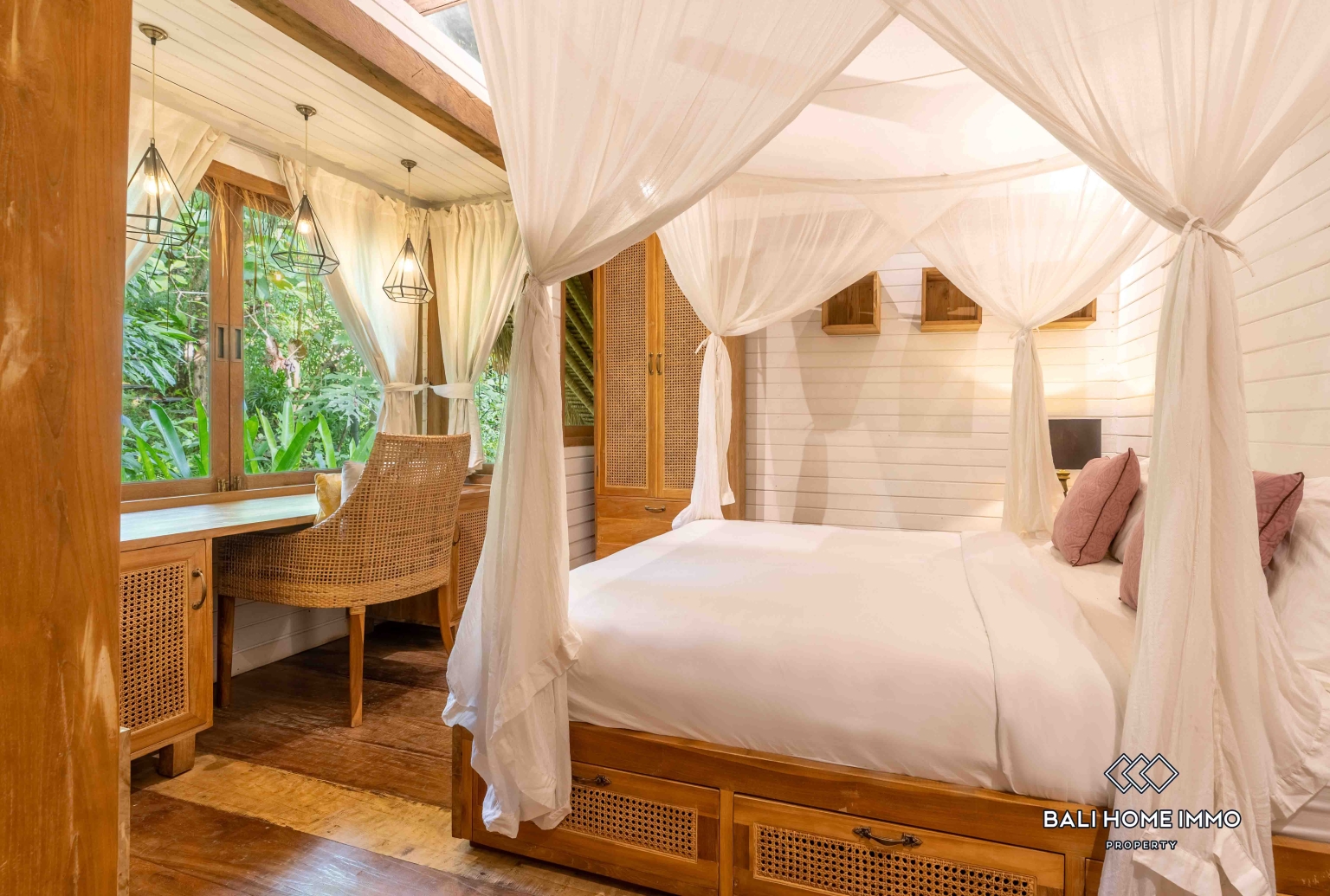 4 Bedrooms Eco Villa with River and Jungle View for Rent Near Greenschool view 8