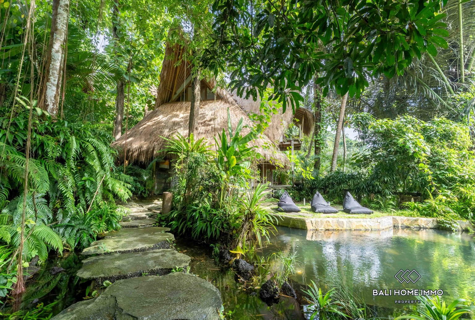 4 Bedrooms Eco Villa with River and Jungle View for Rent Near Greenschool view 19