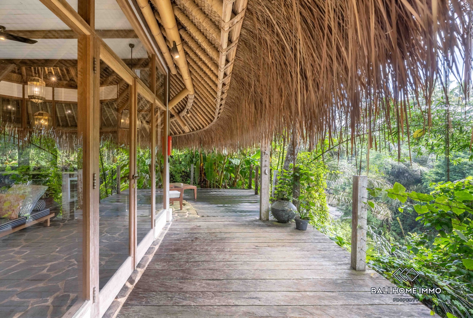 4 Bedrooms Eco Villa with River and Jungle View for Rent Near Greenschool view 18
