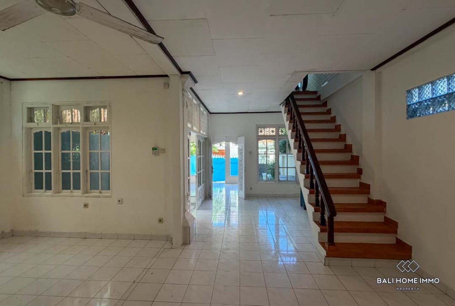 4 Bedrooms family villa for long term rental in bali Sanur view 6