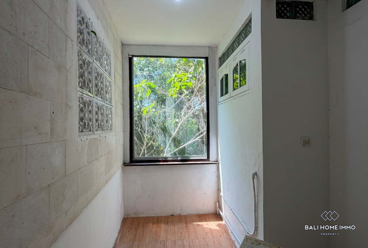 4 Bedrooms family villa for long term rental in bali Sanur view 9