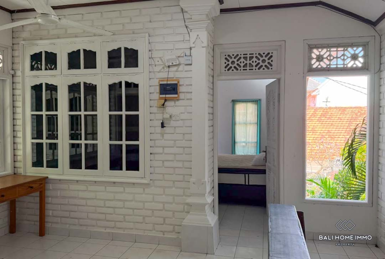 4 Bedrooms family villa for long term rental in bali Sanur view 15