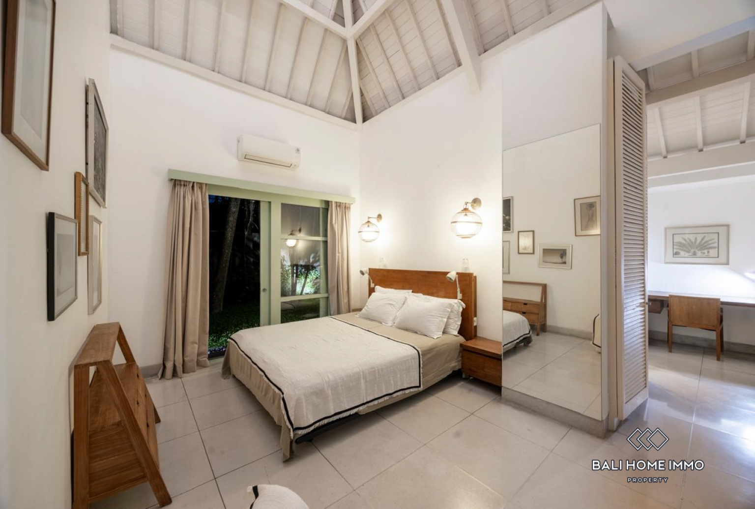 4 Bedrooms Villa for Sale and Rent Umalas Bali view 15