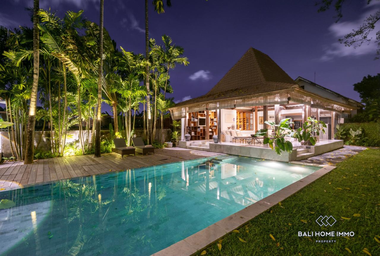 4 Bedrooms Villa for Sale and Rent Umalas Bali view 2