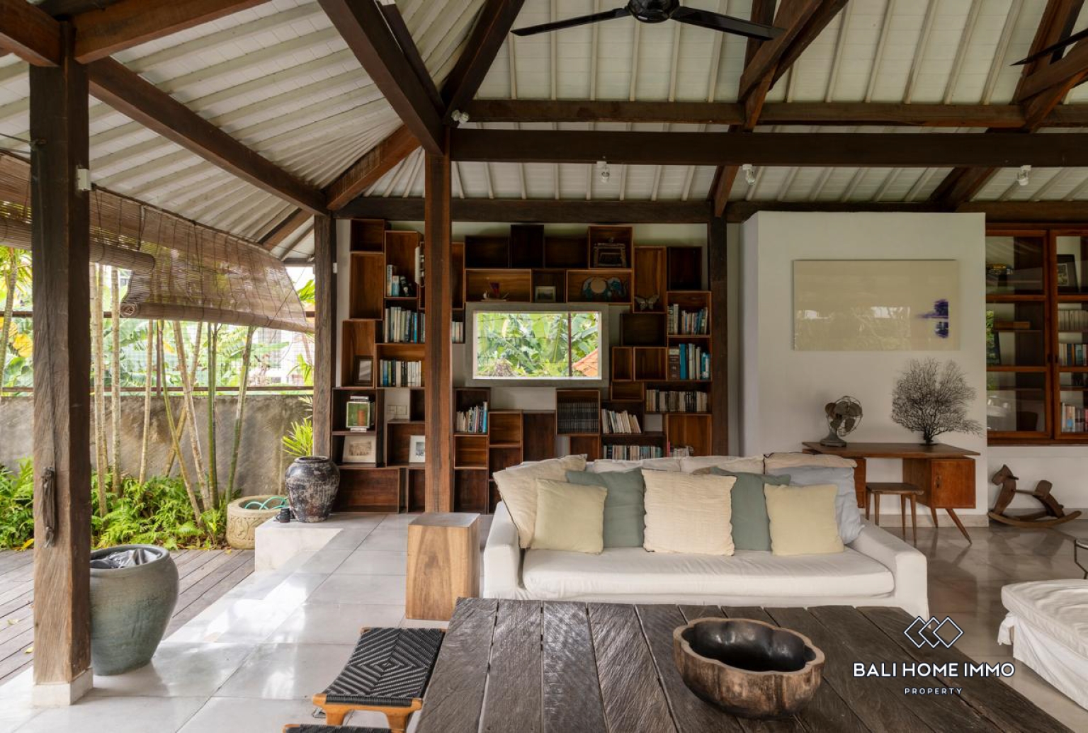 4 Bedrooms Villa for Sale and Rent Umalas Bali view 6
