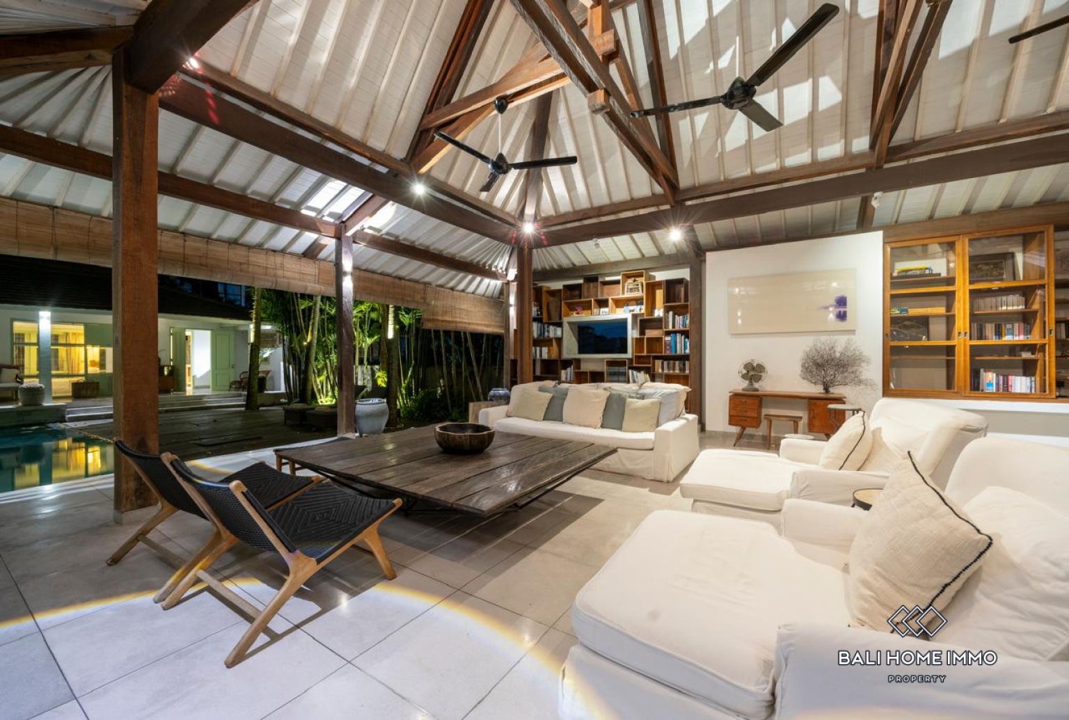 4 Bedrooms Villa for Sale and Rent Umalas Bali view 3