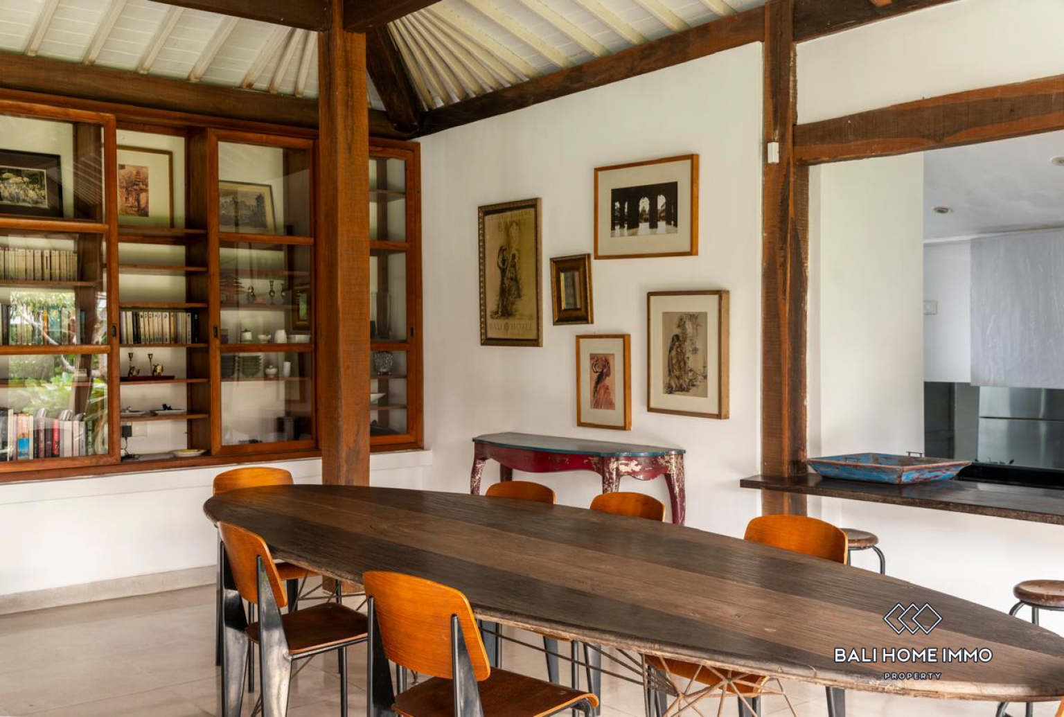 4 Bedrooms Villa for Sale and Rent Umalas Bali view 8