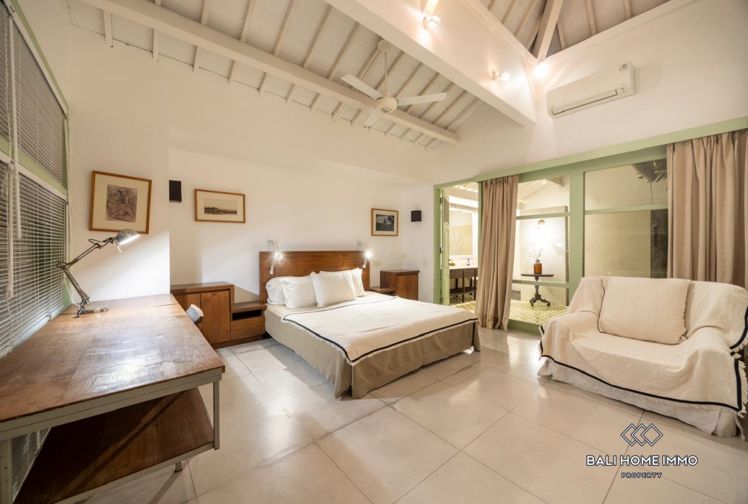 4 Bedrooms Villa for Sale and Rent Umalas Bali view 14