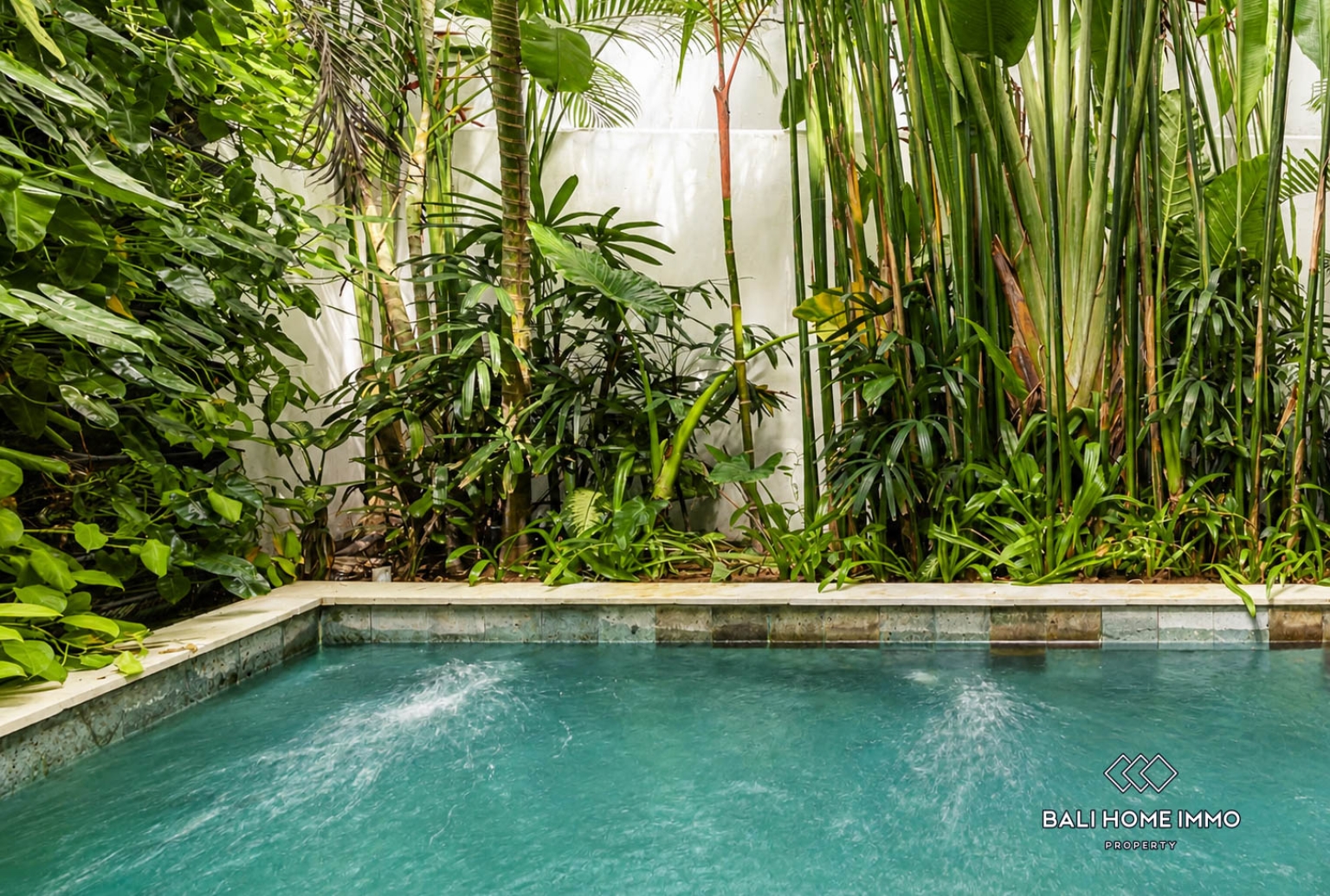 4 Bedrooms Villa for Sale in Umalas Residential side view 28
