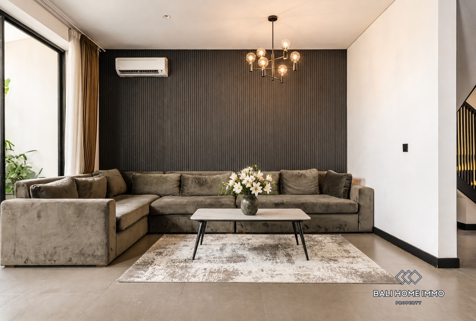 4 Bedrooms Villa for Sale in Umalas Residential side view 4
