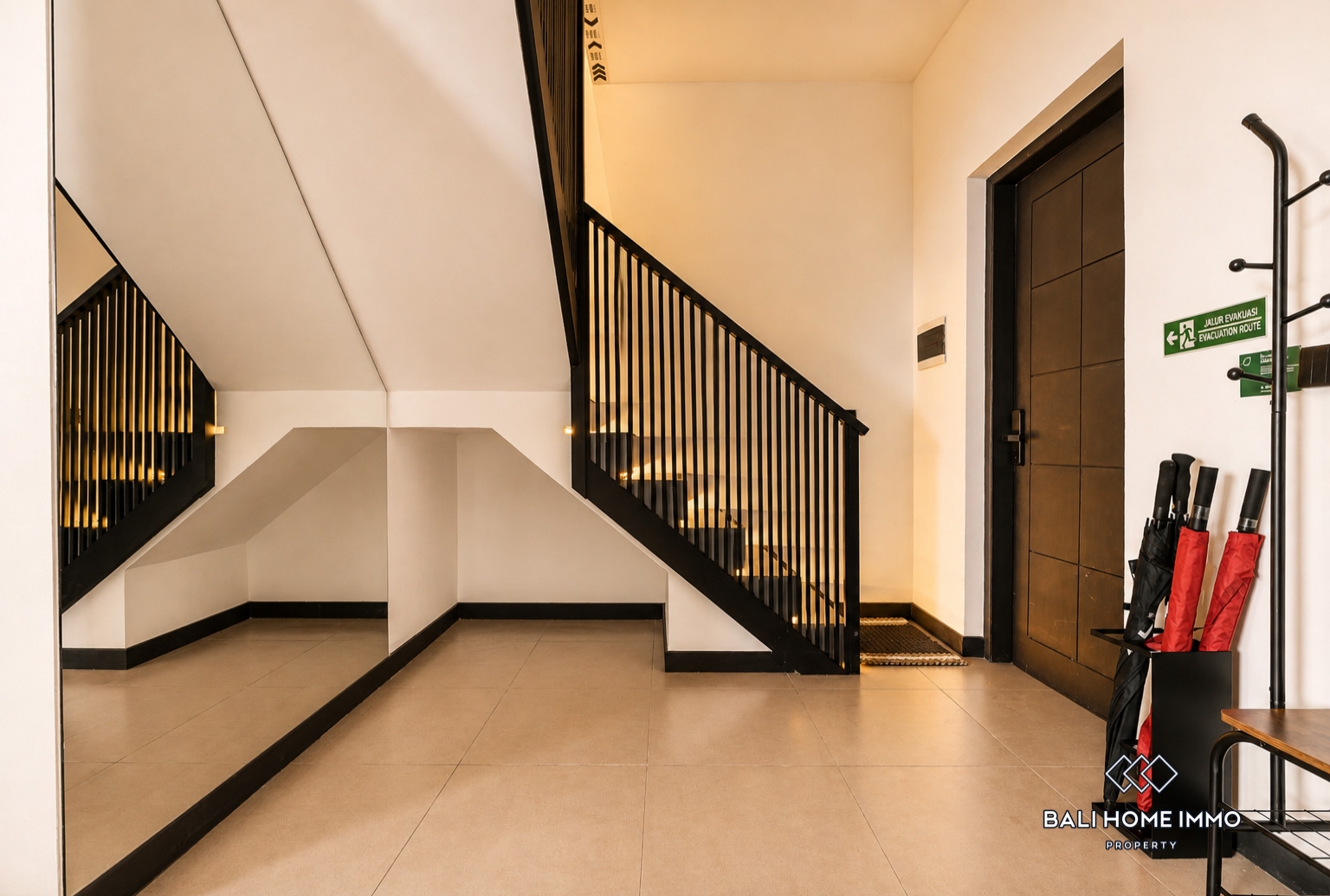 4 Bedrooms Villa for Sale in Umalas Residential side view 13