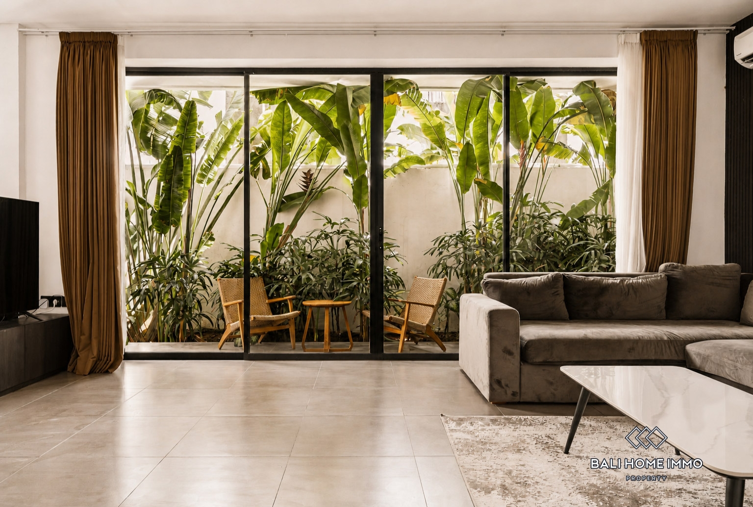 4 Bedrooms Villa for Sale in Umalas Residential side view 3