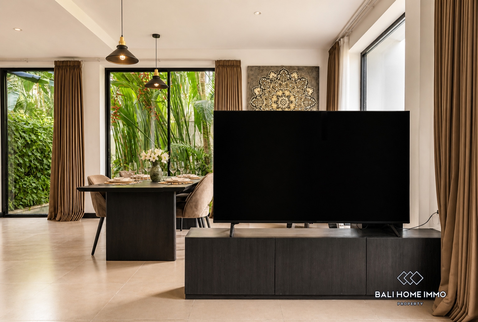 4 Bedrooms Villa for Sale in Umalas Residential side view 5
