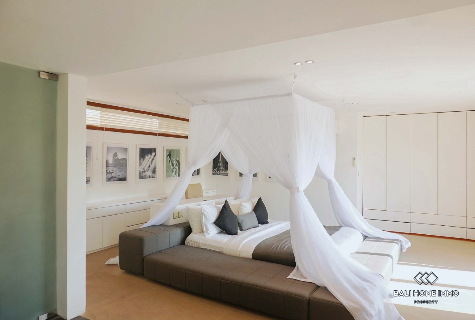 3 Bedrooms villa with ricefield view for sale in Bali Canggu Echo Beach view 13