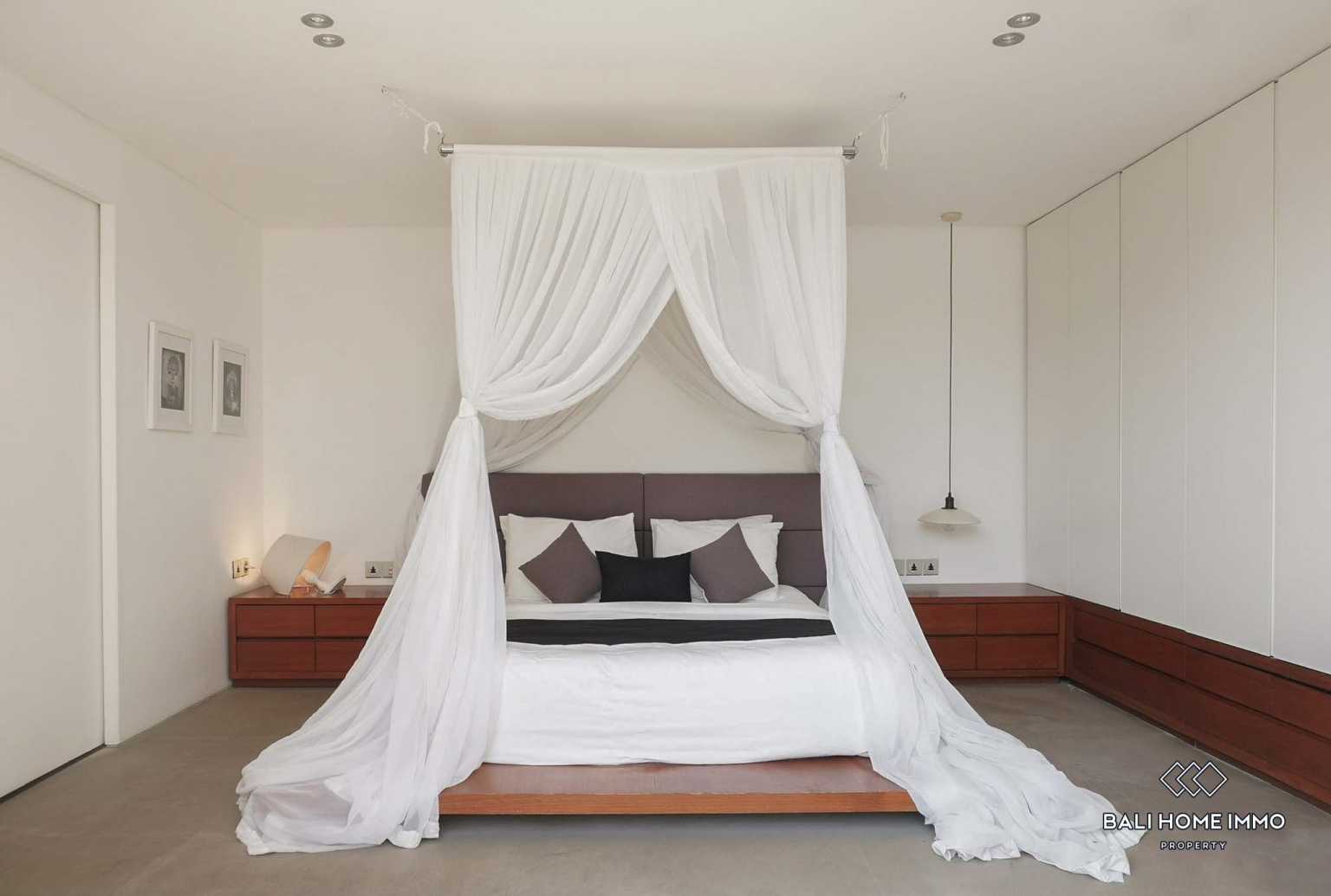 3 Bedrooms villa with ricefield view for sale in Bali Canggu Echo Beach view 7