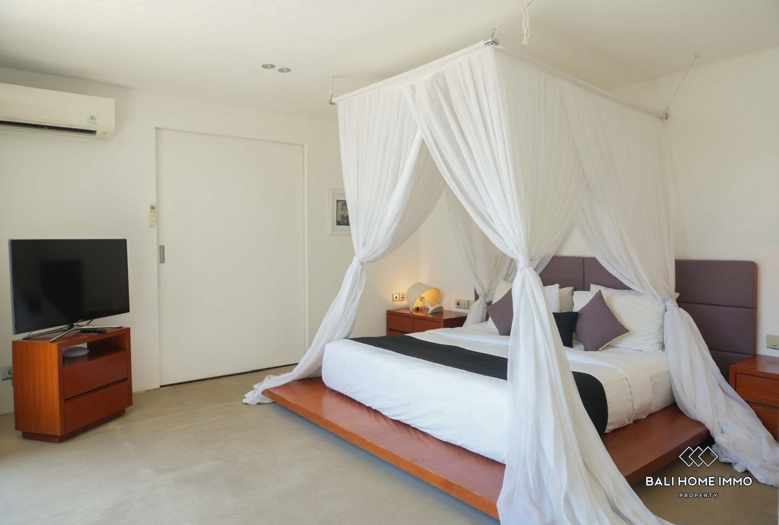 3 Bedrooms villa with ricefield view for sale in Bali Canggu Echo Beach view 8