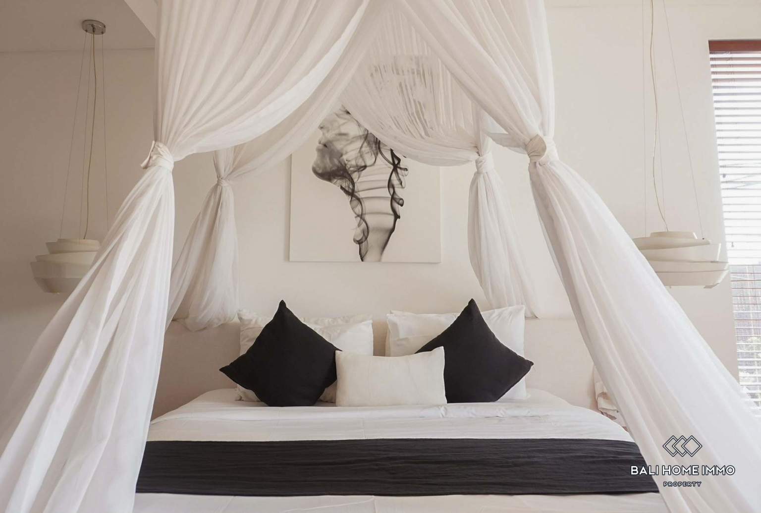 3 Bedrooms villa with ricefield view for sale in Bali Canggu Echo Beach view 12