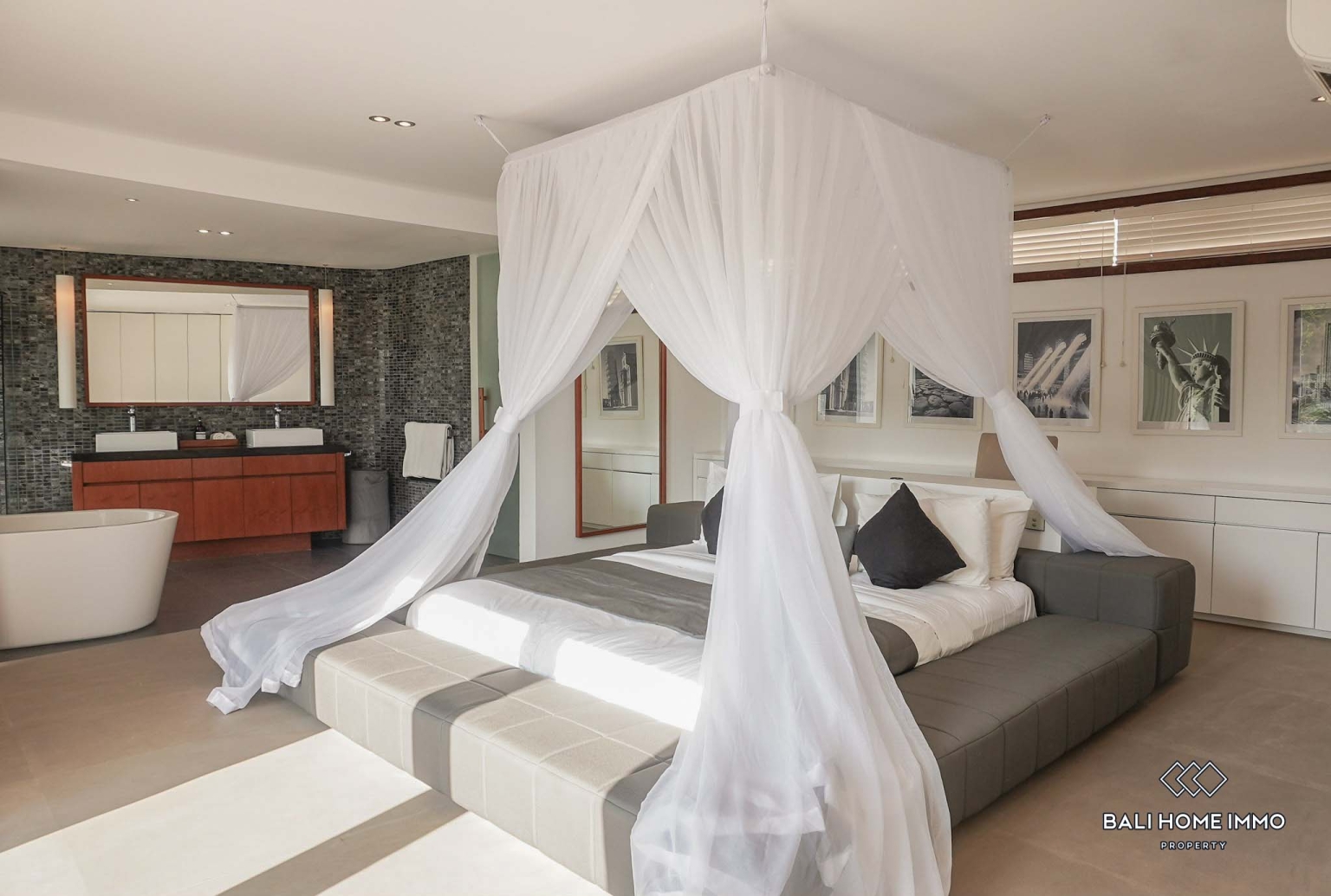 3 Bedrooms villa with ricefield view for sale in Bali Canggu Echo Beach view 14