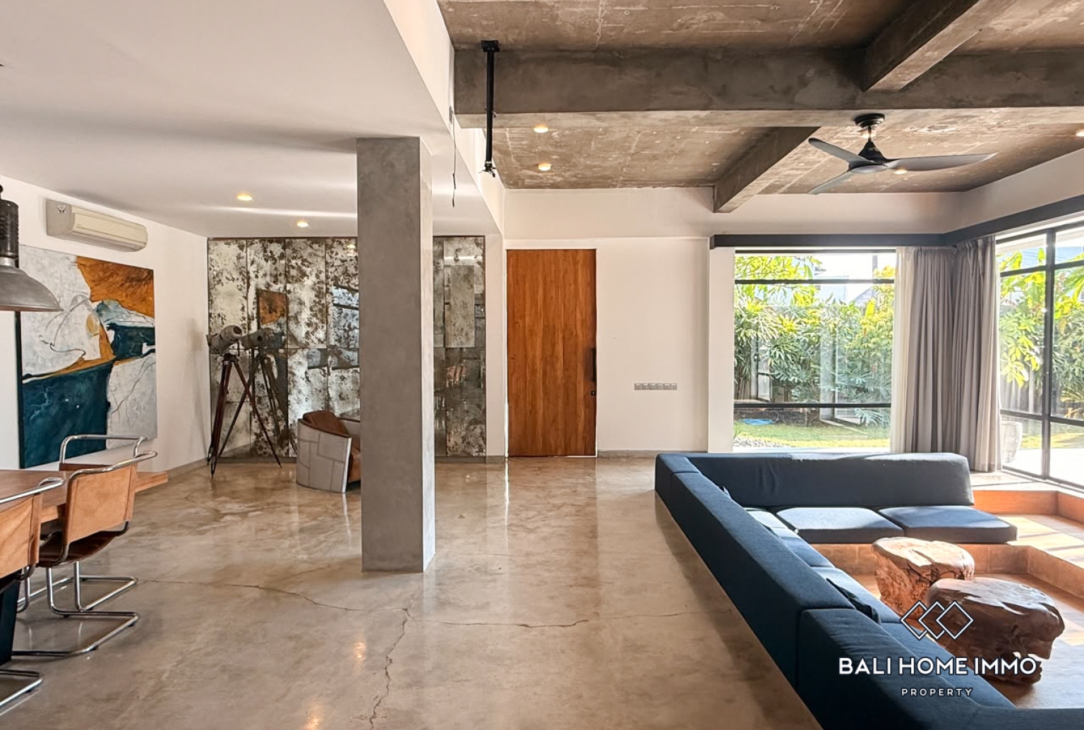 5 Bedroom Family Villa for Rent in Canggu Residential Side view 3