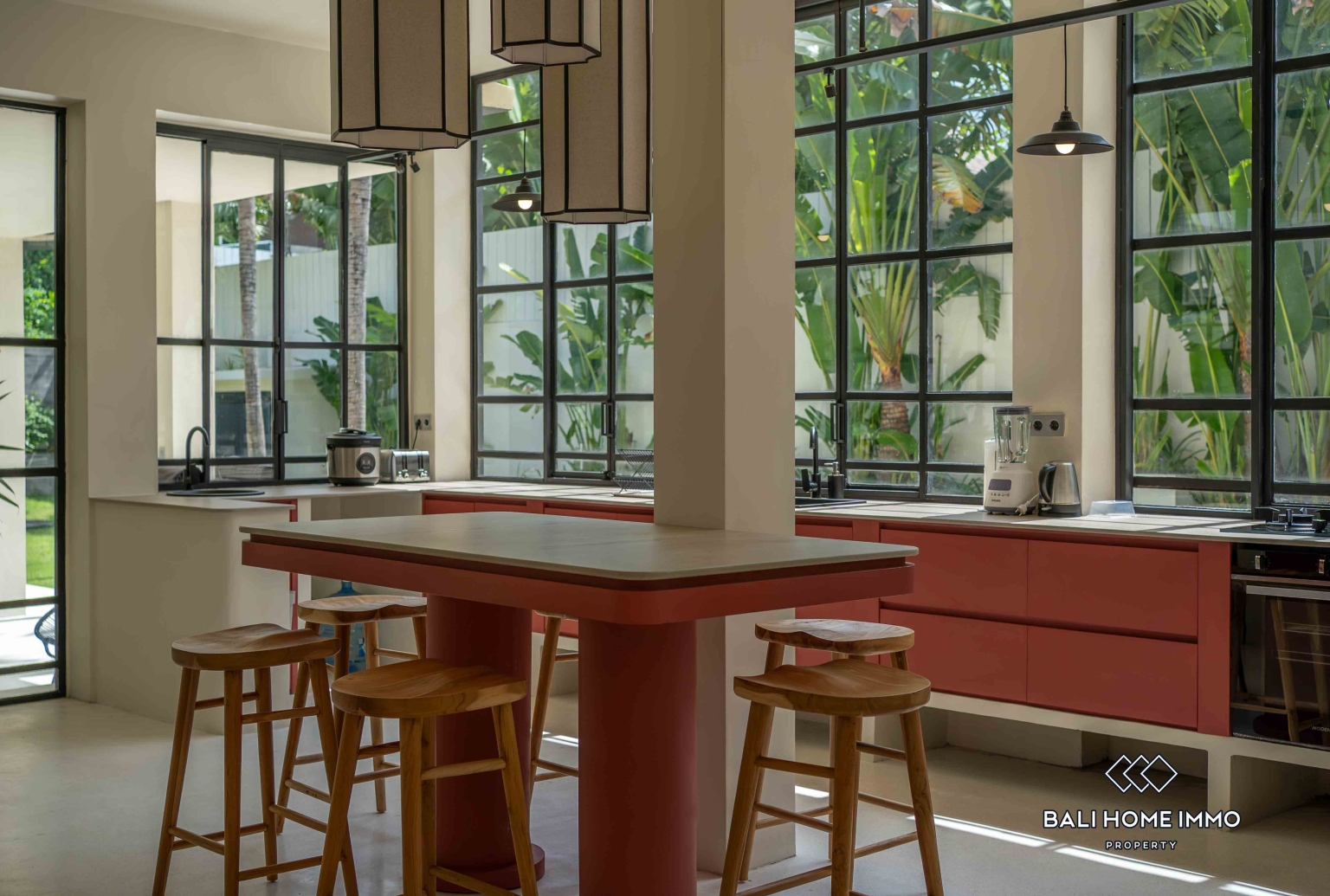 Vila keluarga 5 kamar dengan taman untuk disewa tahunan di Berawa view 9