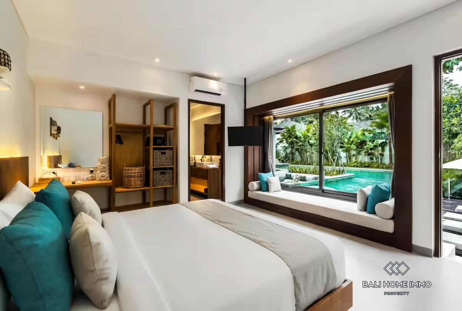 5 Bedroom Pink Zone villa with jungle view for sale in Ubud view 7