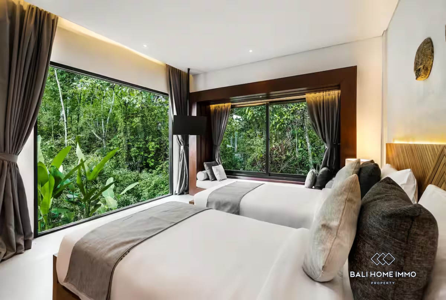 5 Bedroom Pink Zone villa with jungle view for sale in Ubud view 9