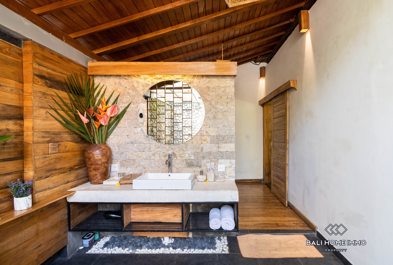 Authentic Tropical 5 Units 1 Bedroom Villa Complex for sale in Ubud view 11
