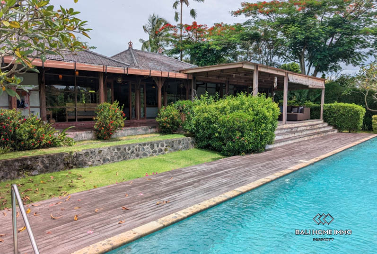 5-bedroom Villa with Ricefield View  for Rent in Ubud view 2