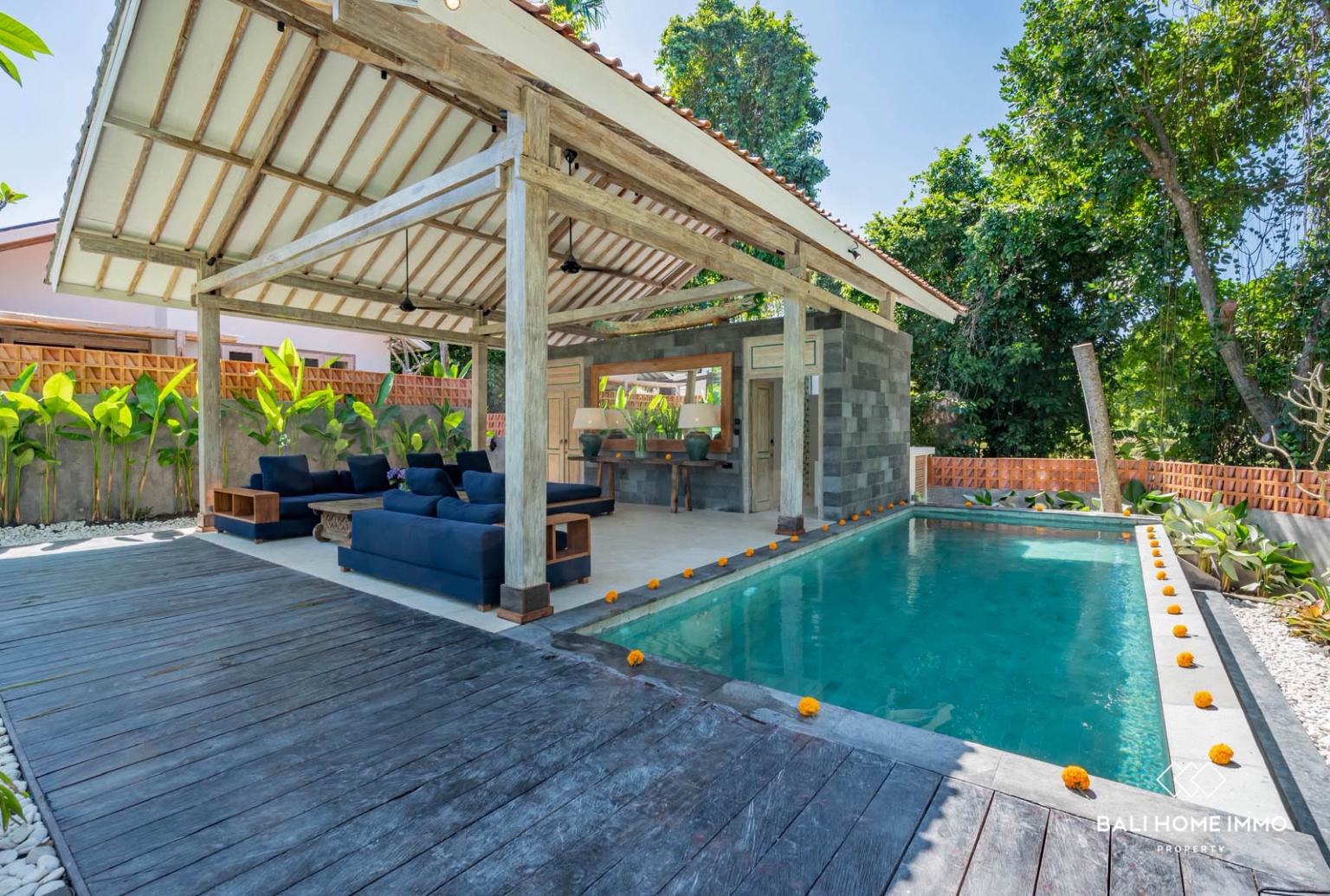 VILLA COMPLEX WITH 5 UNITS 1 BEDROOM VILLA IN TUMBAK BAYUH view 6