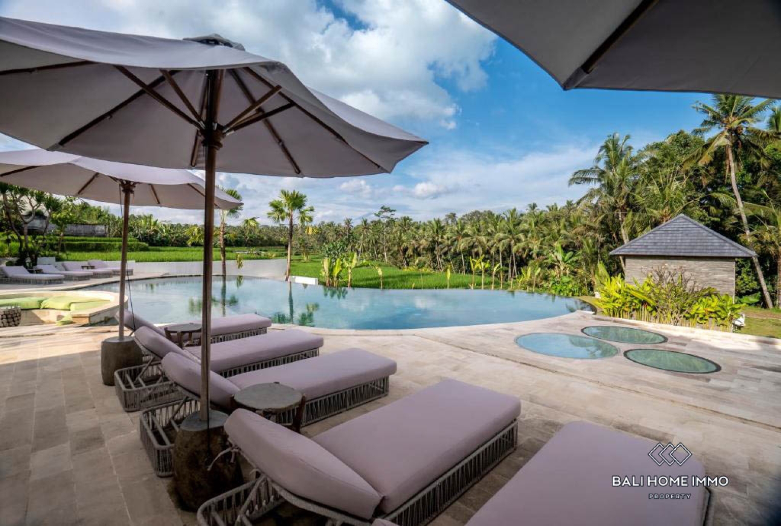 6 Bedrooms Modern Villa with jungle and rice field view for sale in ubud view 21