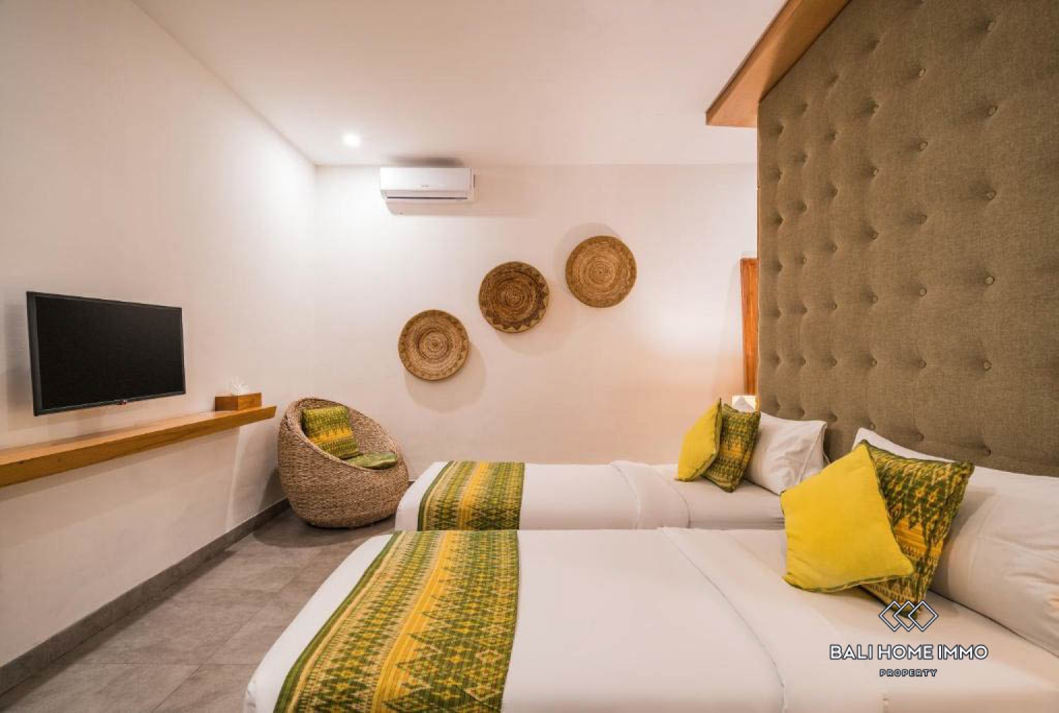 6 Bedrooms Modern Villa with jungle and rice field view for sale in ubud view 14