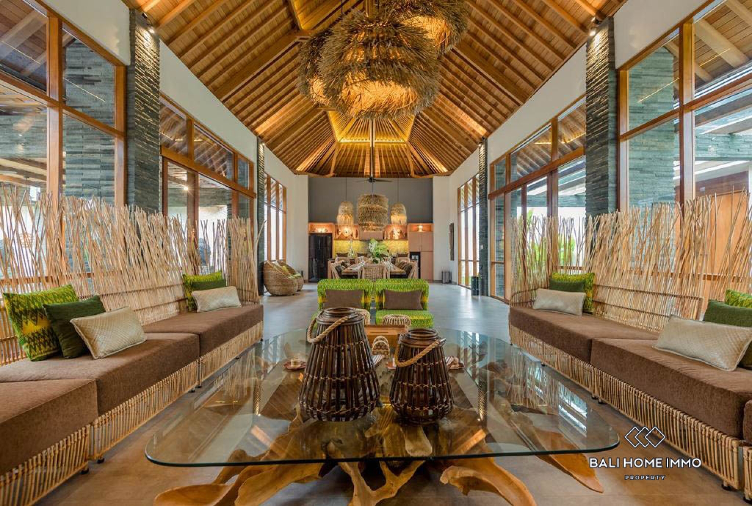 6 Bedrooms Modern Villa with jungle and rice field view for sale in ubud view 5