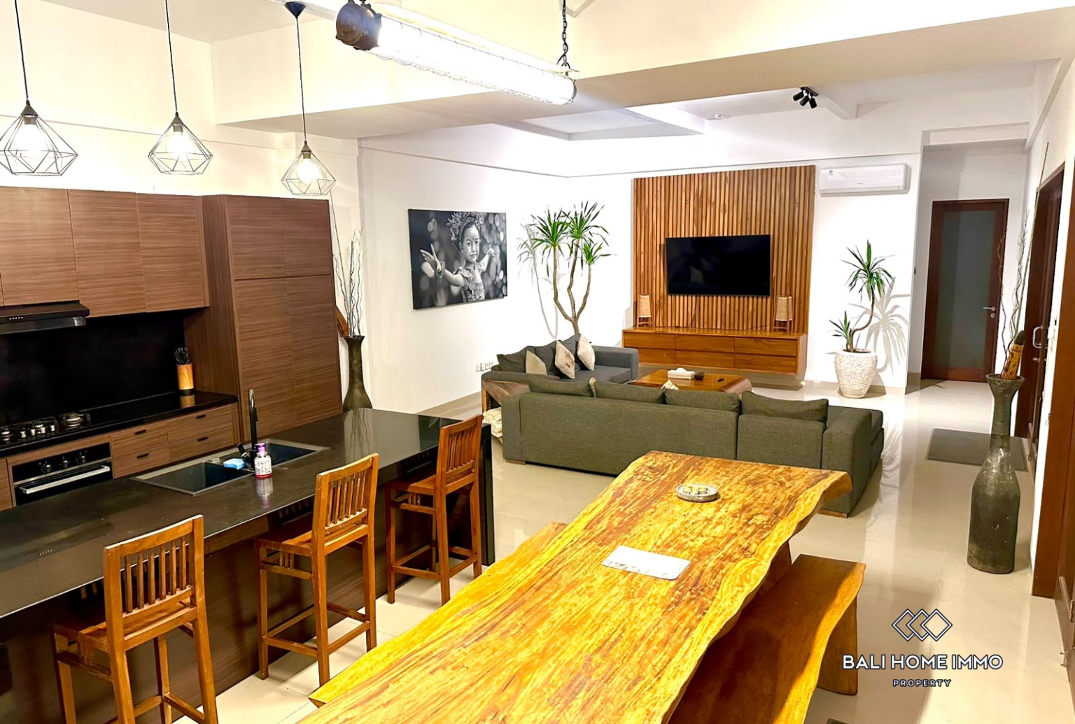 6 bedrooms villa for sale leasehold in Bali Kuta Legian view 4