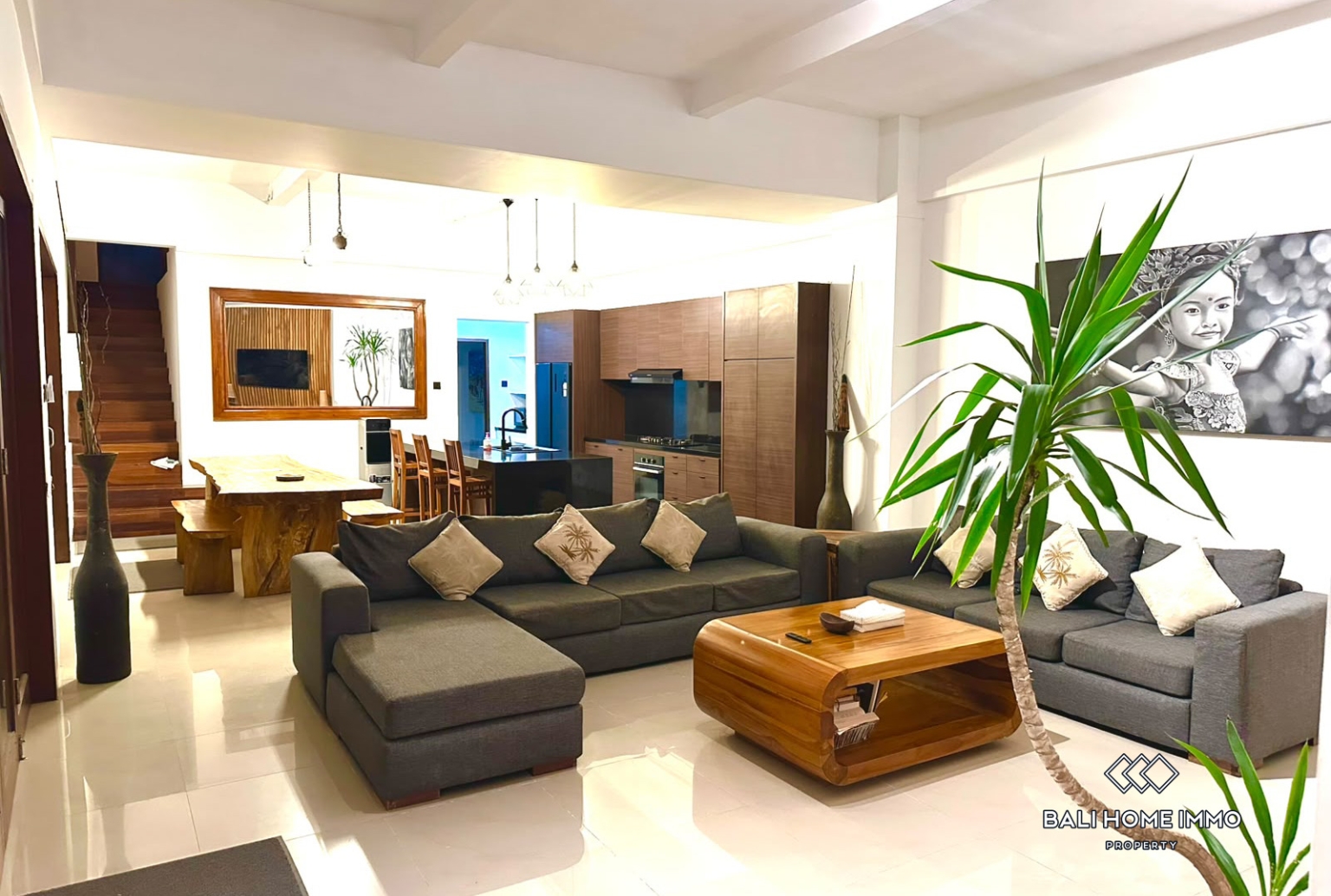 6 bedrooms villa for sale leasehold in Bali Kuta Legian view 3