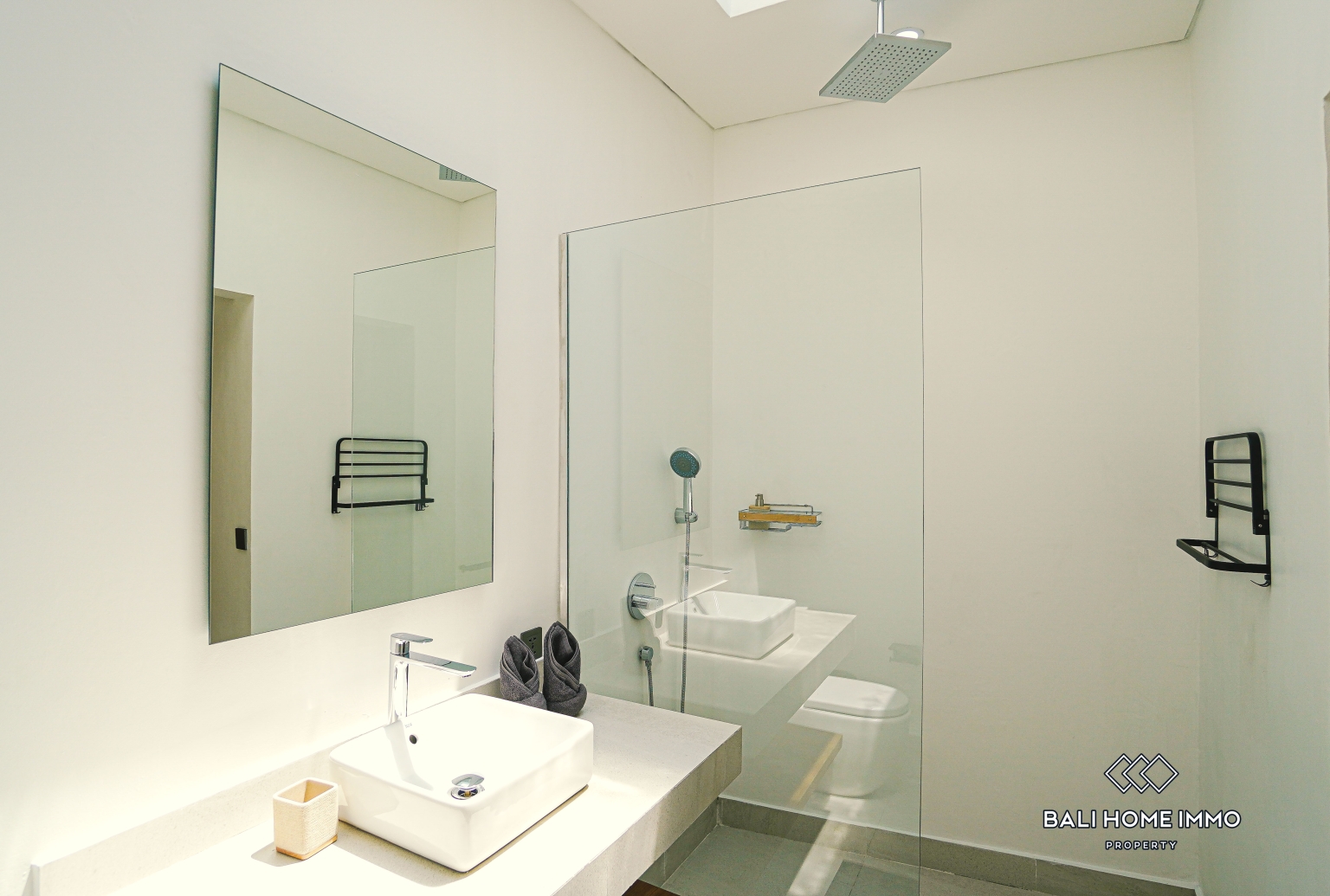 8 units of two bedroom villa for sale in Padonan Canggu view 18