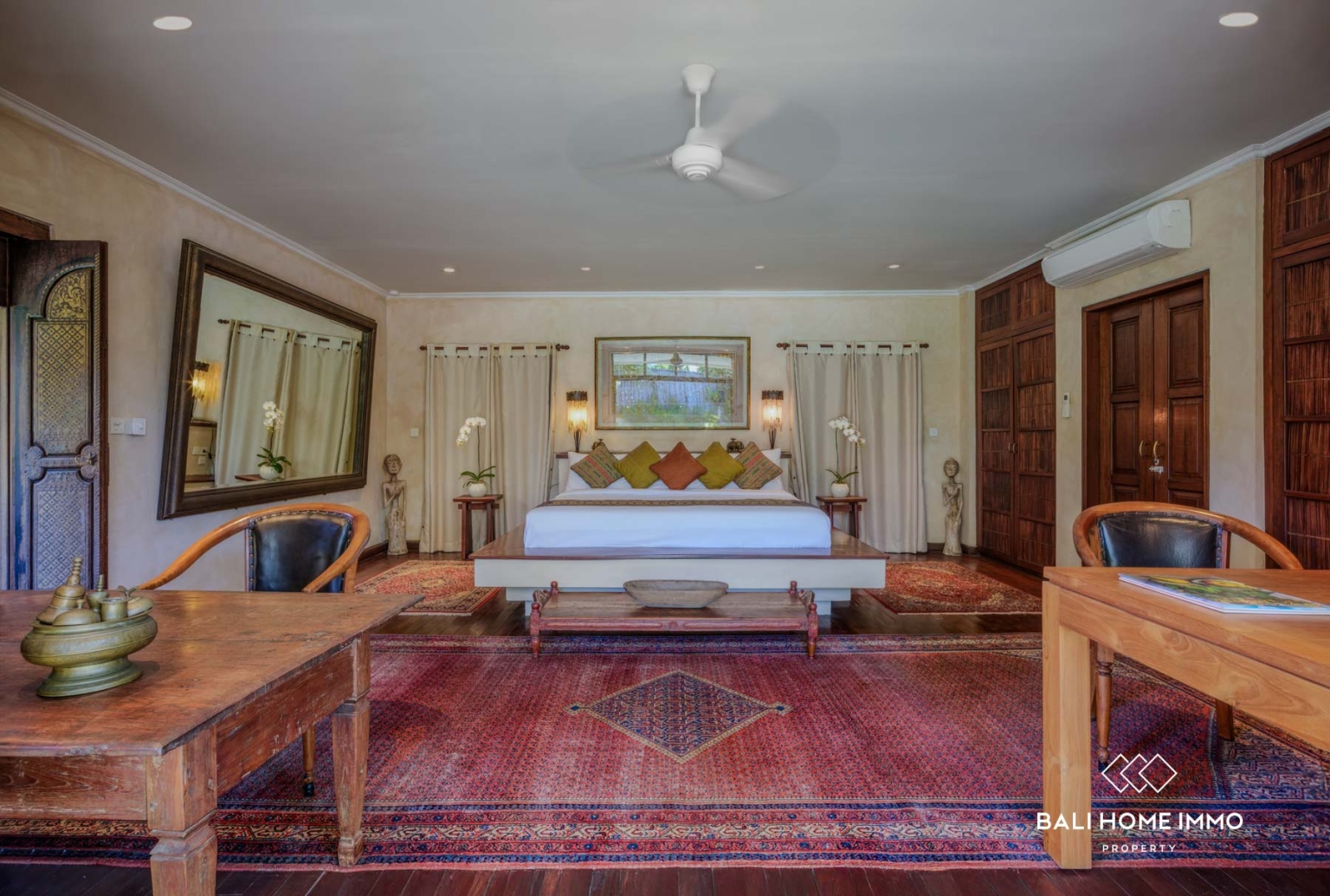 A LEGENDARY 4 BEDROOM VILLA FOR LEASEHOLD SALE in SEMINYAK BALI view 17