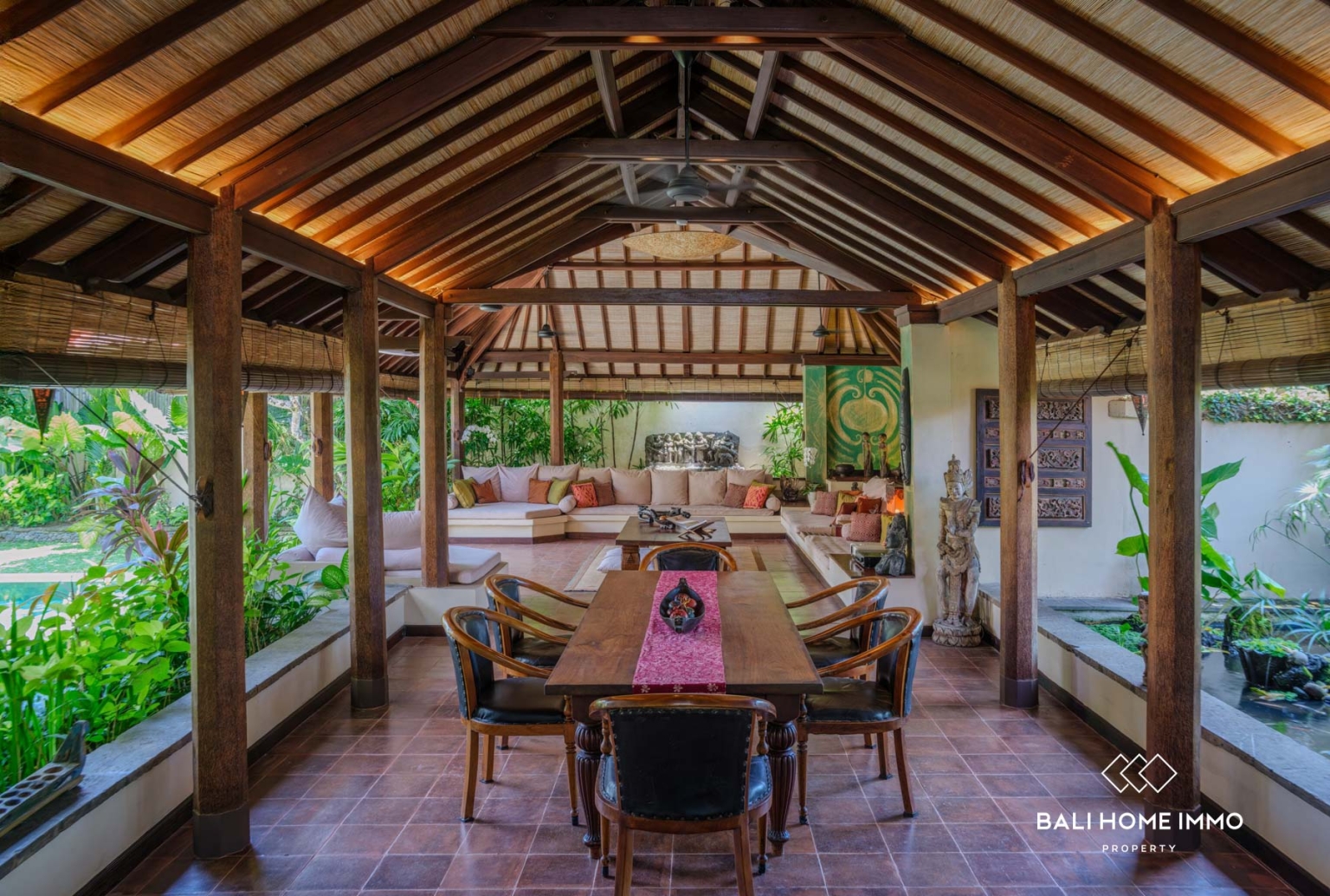 A LEGENDARY 4 BEDROOM VILLA FOR LEASEHOLD SALE in SEMINYAK BALI view 7