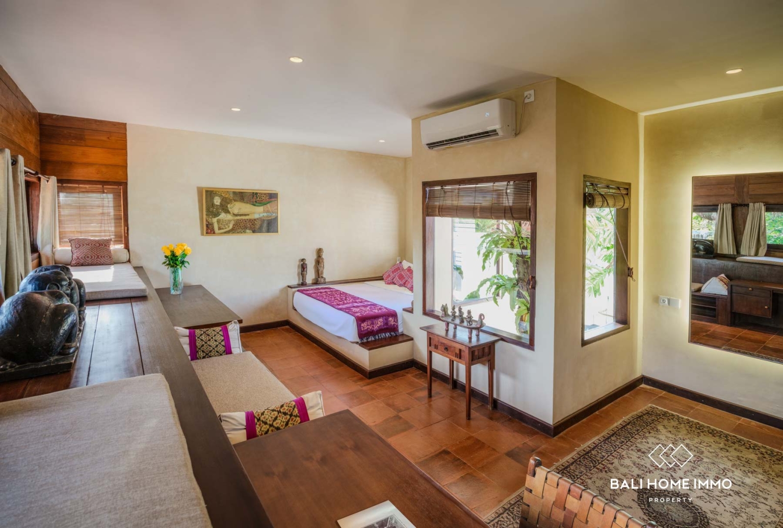A LEGENDARY 4 BEDROOM VILLA FOR LEASEHOLD SALE in SEMINYAK BALI view 12