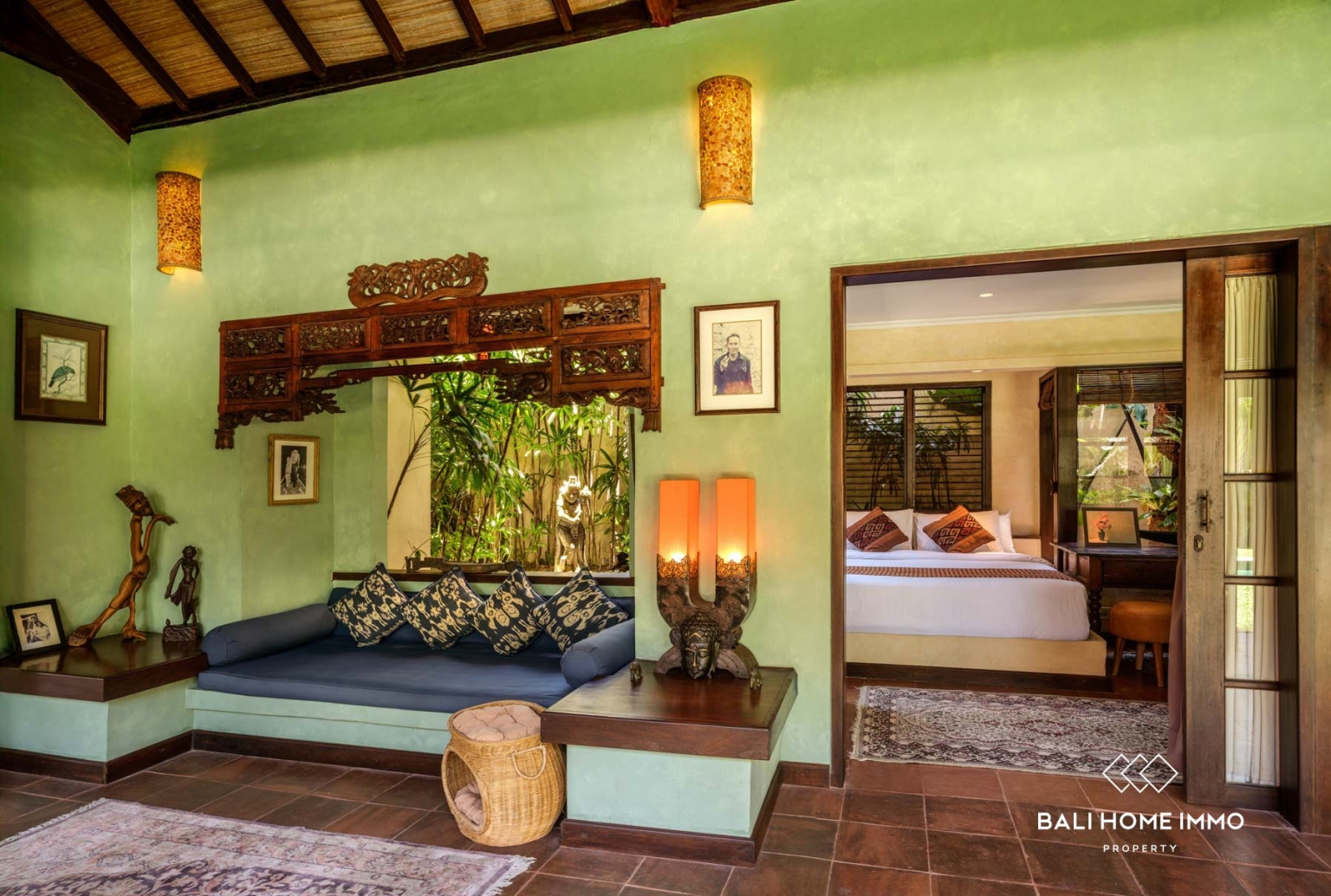 A LEGENDARY 4 BEDROOM VILLA FOR LEASEHOLD SALE in SEMINYAK BALI view 11