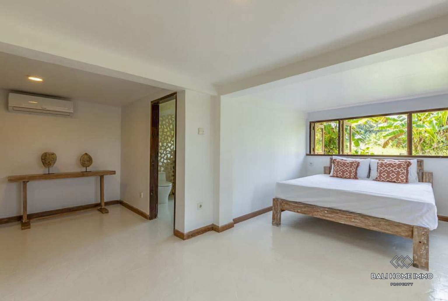 Antique 3-Bedroom Villa Surrounded by Rice Fields for Yearly rental in Bali Cemagi Beach view 15