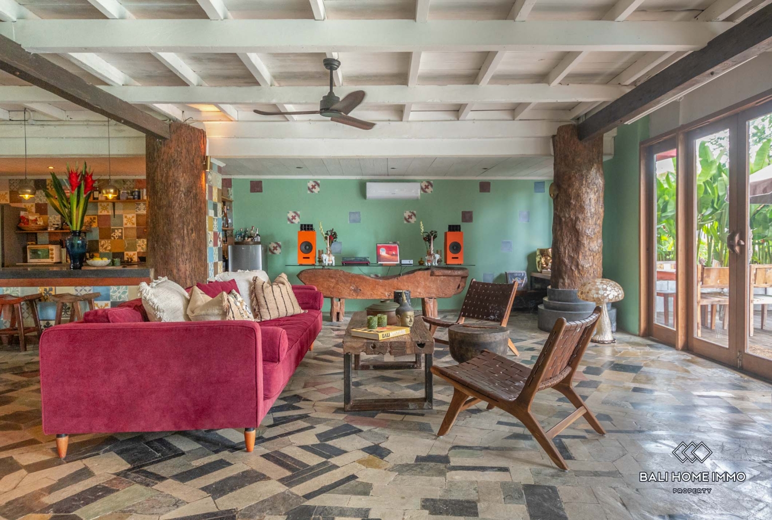 Antique 3-Bedroom Villa Surrounded by Rice Fields for Yearly rental in Bali Cemagi Beach view 5