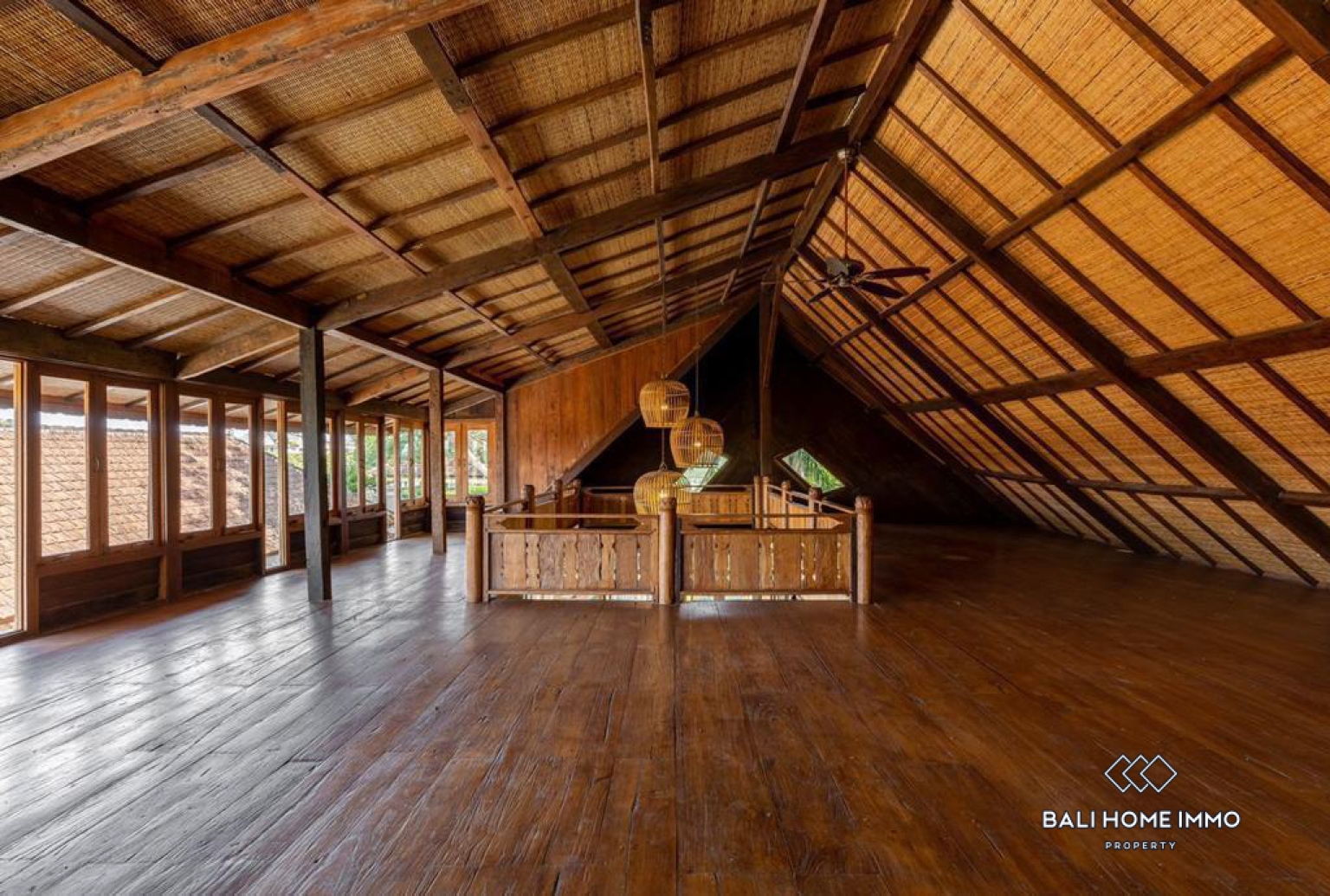 Antique 3-Bedroom Villa Surrounded by Rice Fields for Yearly rental in Bali Cemagi Beach view 5